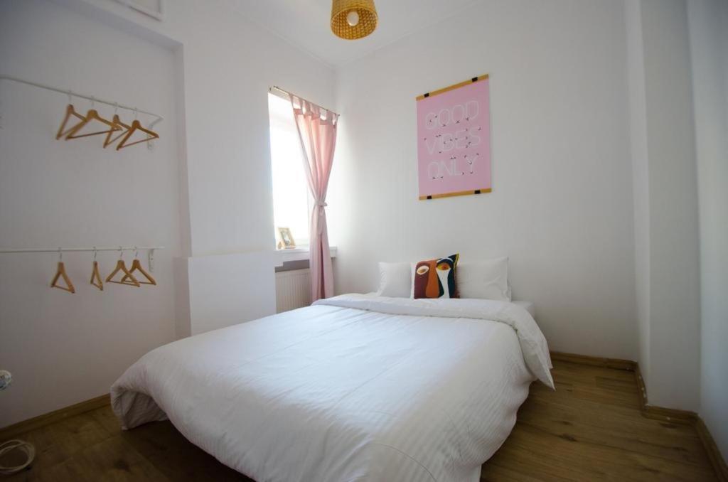 Bright Apartment Near Cismigiu And Old Town บูคาเรสต์ ภายนอก รูปภาพ