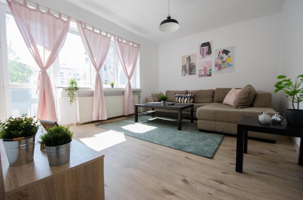 Bright Apartment Near Cismigiu And Old Town บูคาเรสต์ ภายนอก รูปภาพ
