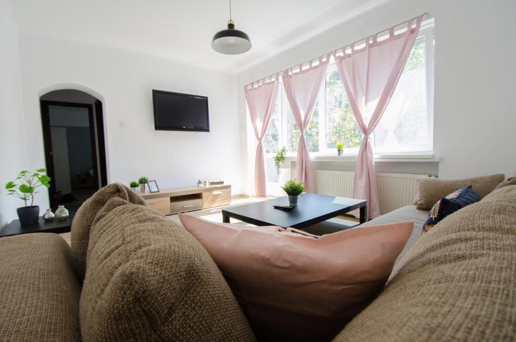 Bright Apartment Near Cismigiu And Old Town บูคาเรสต์ ภายนอก รูปภาพ